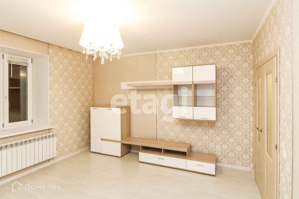 Продаётся 2-комнатная квартира, 65 м²