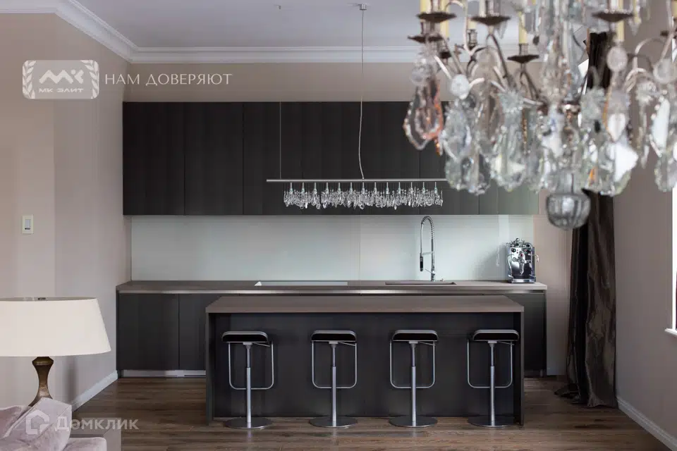 Продаётся 2-комнатная квартира, 159.3 м²