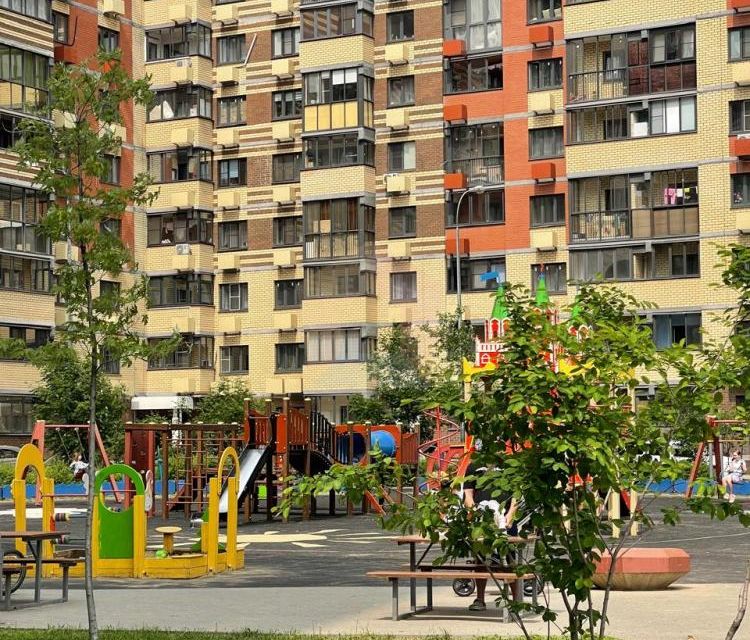 Продаётся 2-комнатная квартира, 53.5 м²