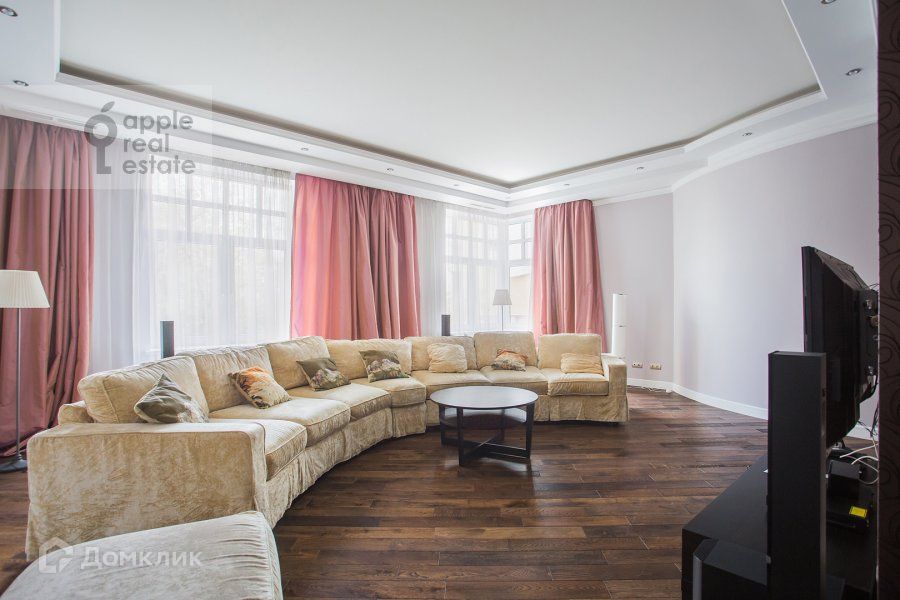 Сдаётся 4-комнатная квартира, 210 м²