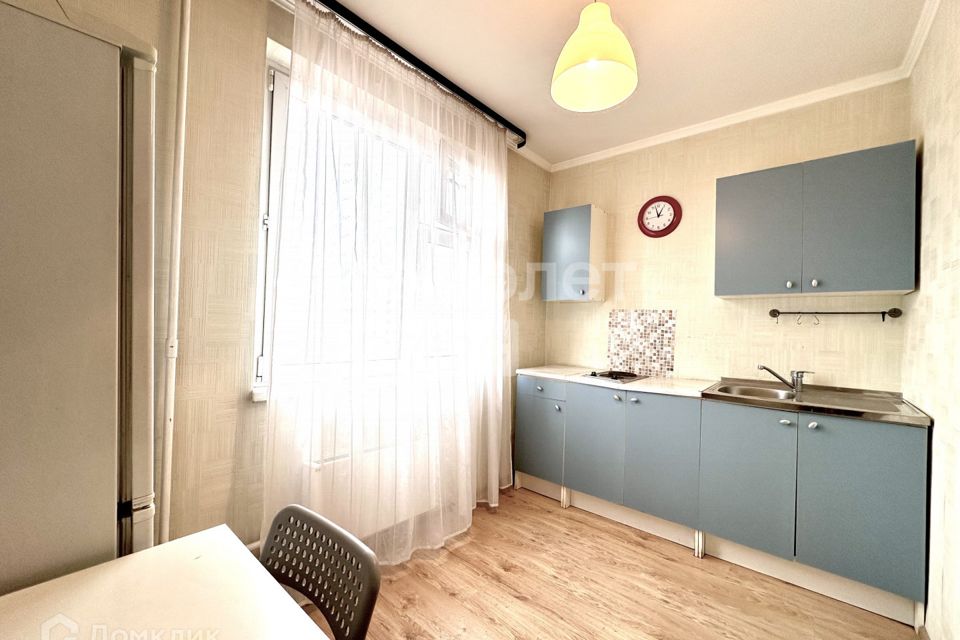 Продаётся 1-комнатная квартира, 37.8 м²