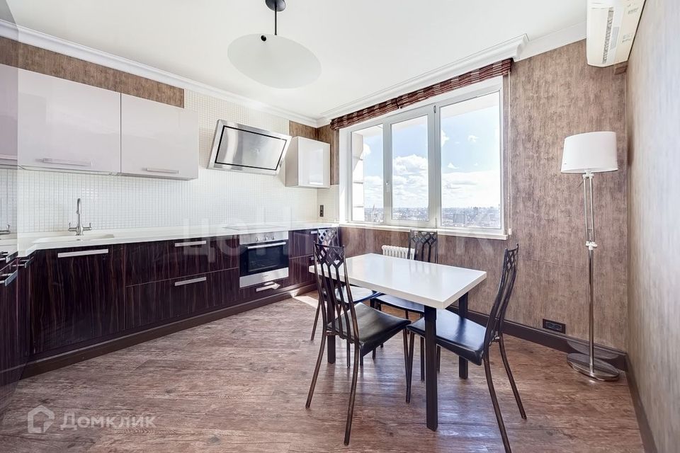 Сдаётся 2-комнатная квартира, 56 м²