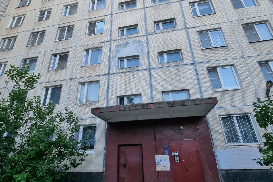 Продаётся комната в 4-комн. квартире, 10.8 м²