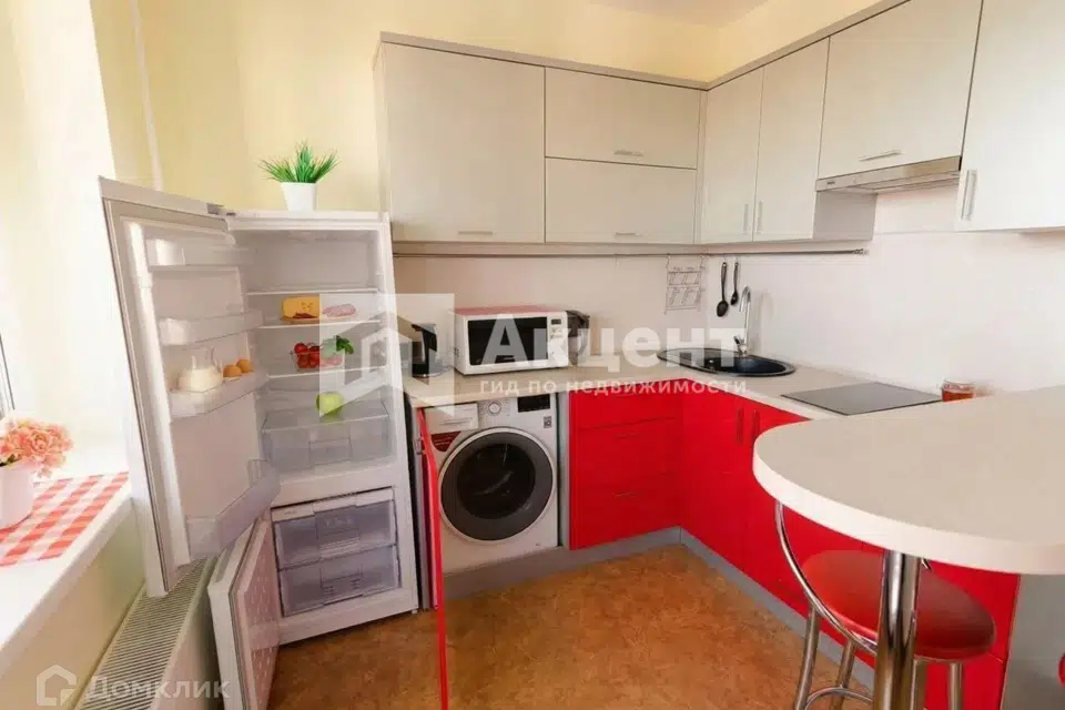 Продаётся 1-комнатная квартира, 43 м²