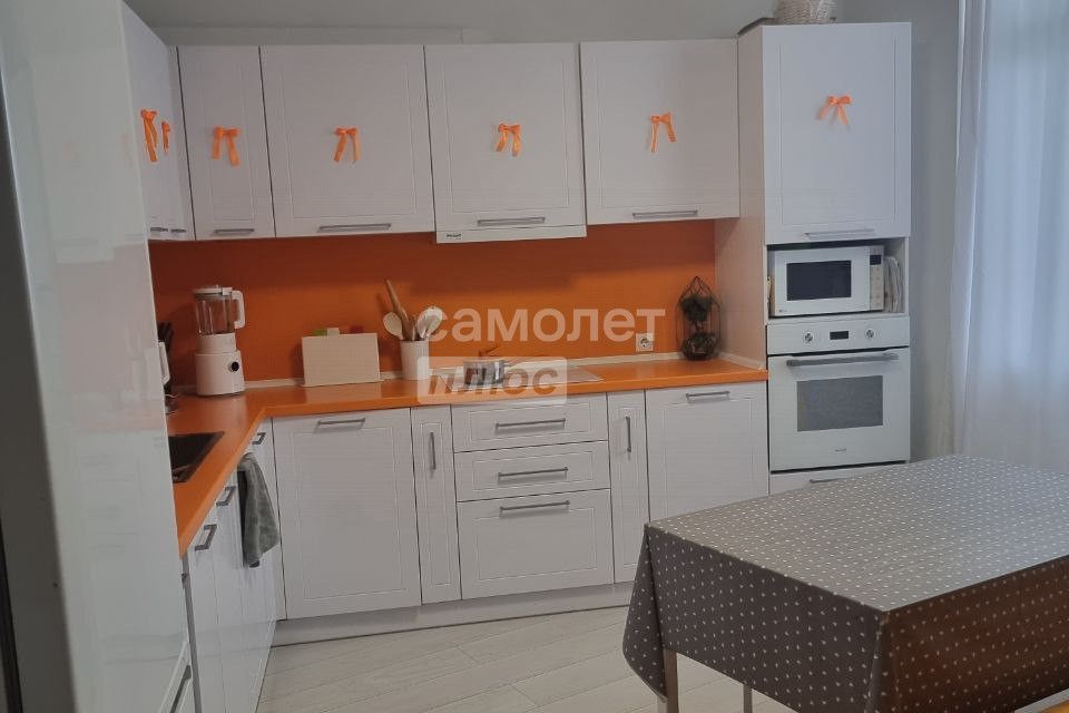 Продаётся 1-комнатная квартира, 53.8 м²