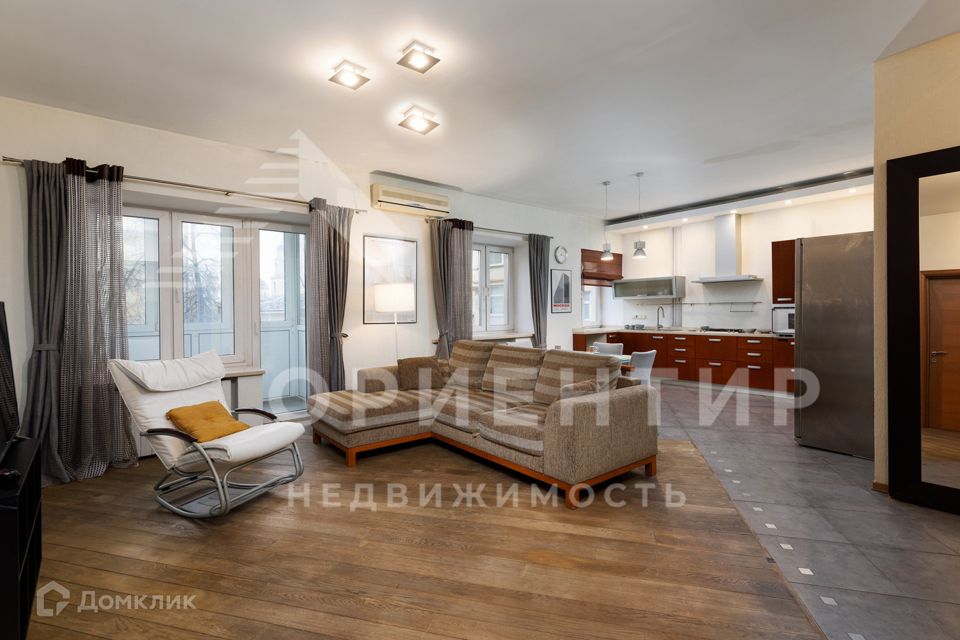 Продаётся 2-комнатная квартира, 93 м²
