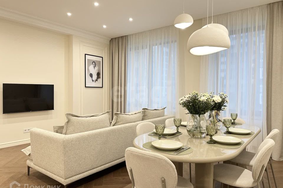 Продаётся 3-комнатная квартира, 107.2 м²