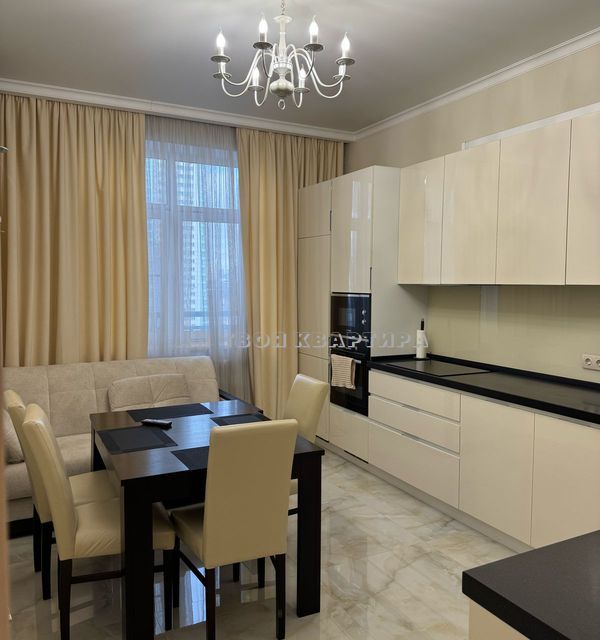 Продаётся 2-комнатная квартира, 82 м²