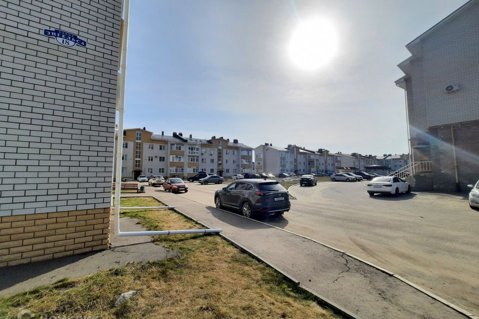 Продаётся 4-комнатная квартира, 250 м²