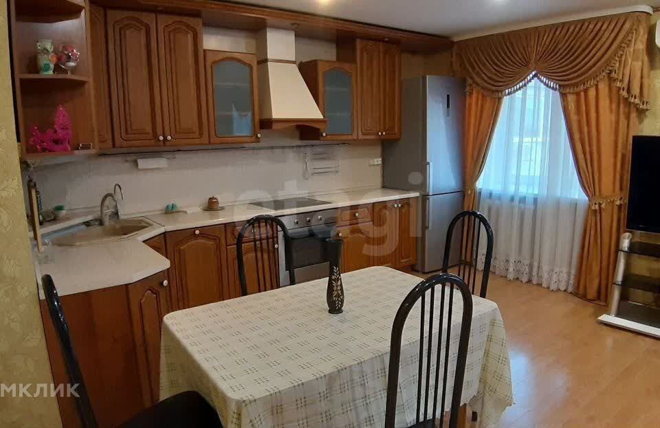 Сдаётся 2-комнатная квартира, 76 м²