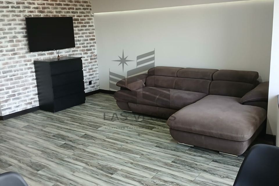 Сдаётся 2-комнатная квартира, 76 м²
