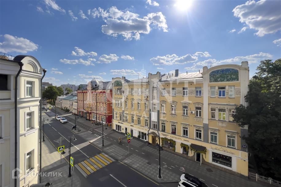 Продаётся 5-комнатная квартира, 179 м²