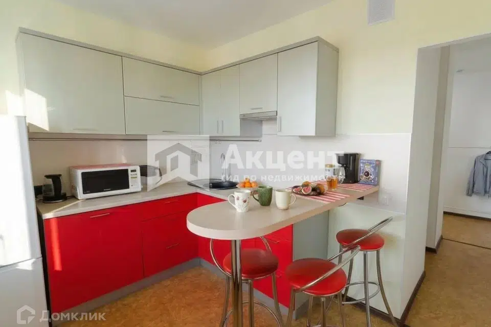Продаётся 1-комнатная квартира, 43 м²