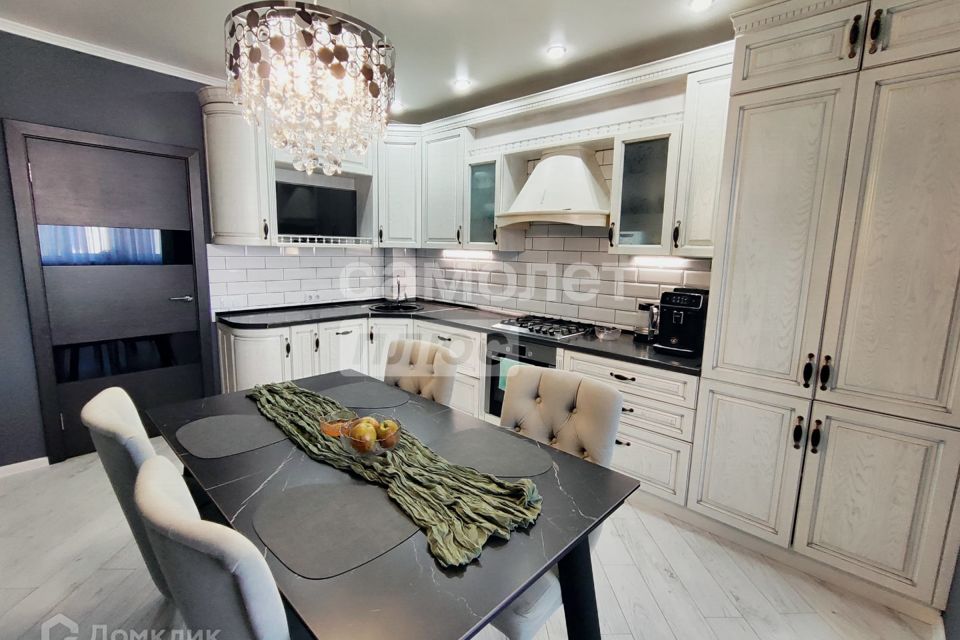 Продаётся 3-комнатная квартира, 93 м²
