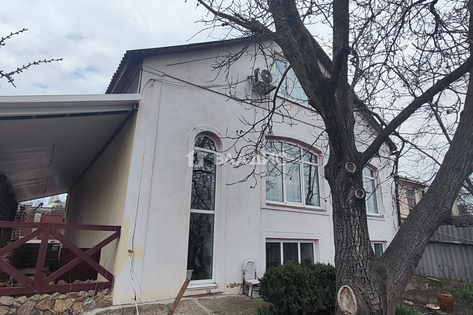 Продаётся 3-этажный дом, 248 м²