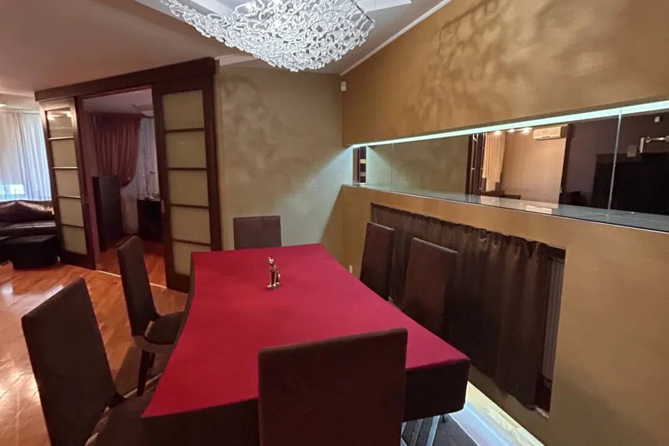Сдаётся 5-комнатная квартира, 130 м²