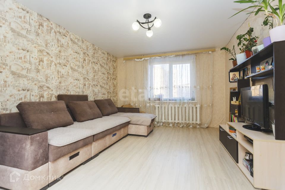 Продаётся 4-комнатная квартира, 76.3 м²