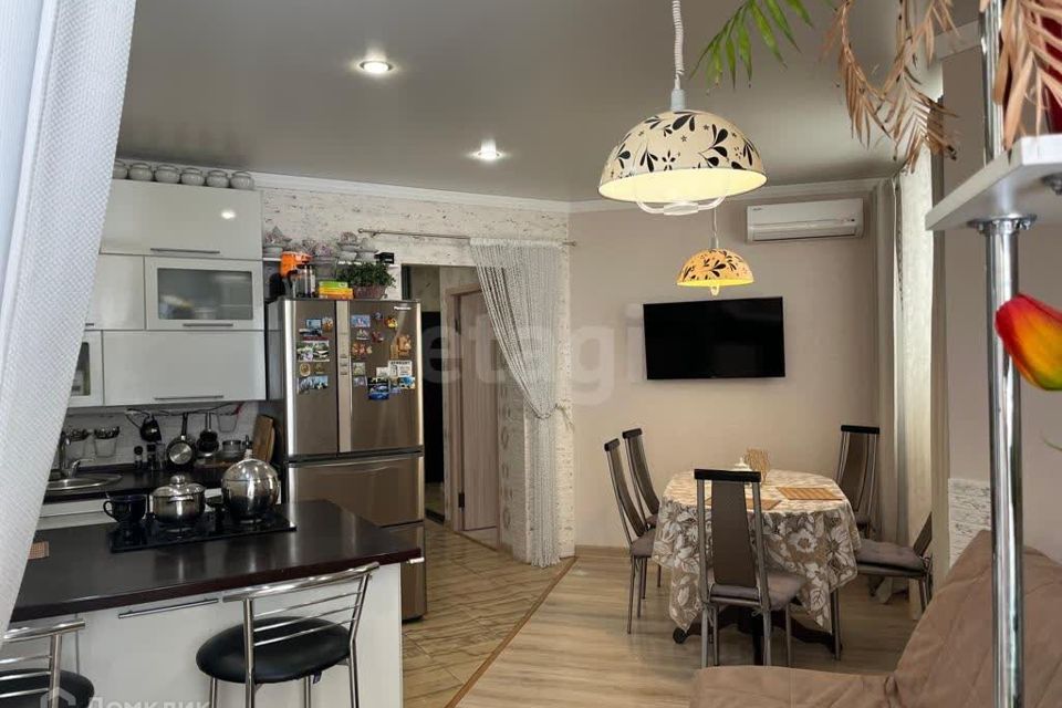 Продаётся 1-комнатная квартира, 55 м²