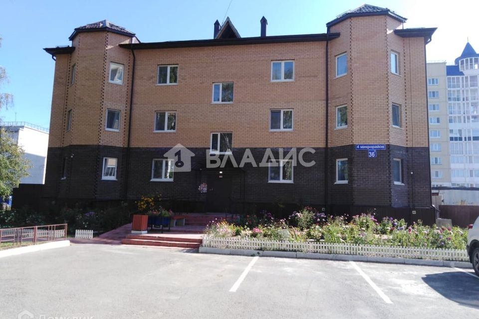 Сдаётся 2-комнатная квартира, 75.6 м²