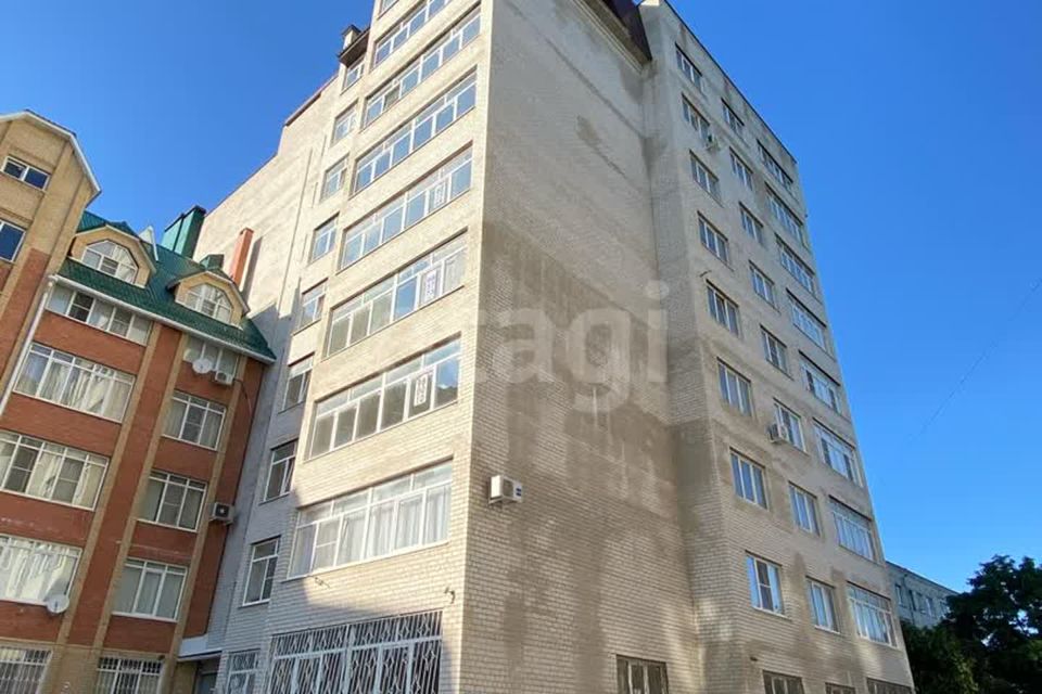 Продаётся 3-комнатная квартира, 137 м²