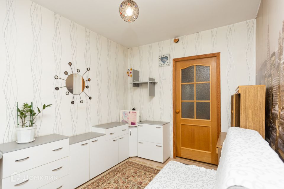 Продаётся 4-комнатная квартира, 62.4 м²
