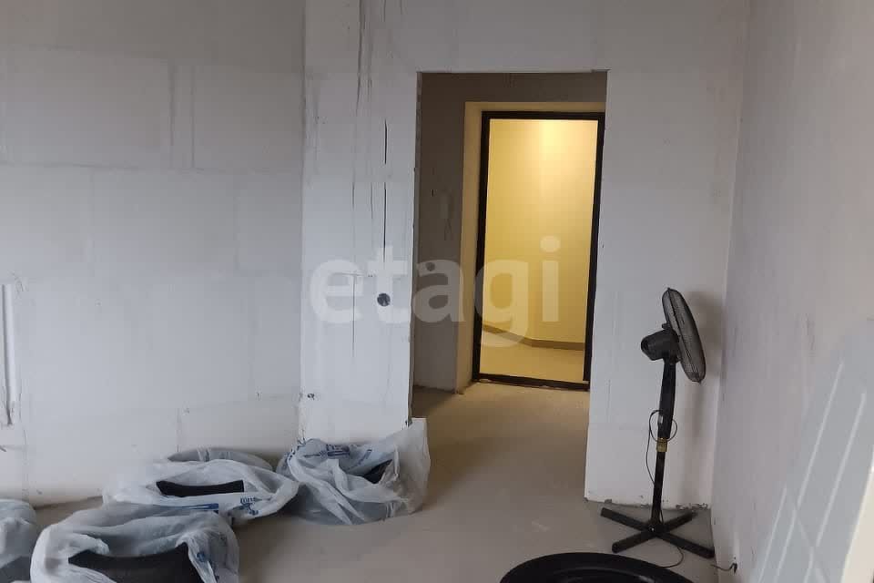Продаётся 1-комнатная квартира, 41.8 м²