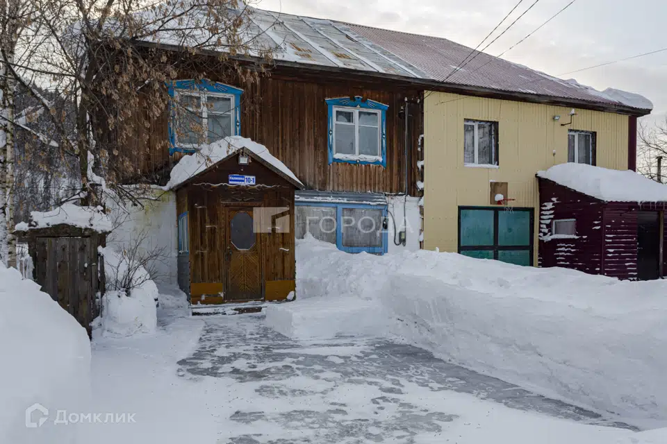 Продаётся 2-этажный дом, 200 м²