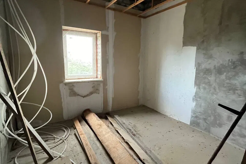 Продаётся 3-этажный дом, 220 м²