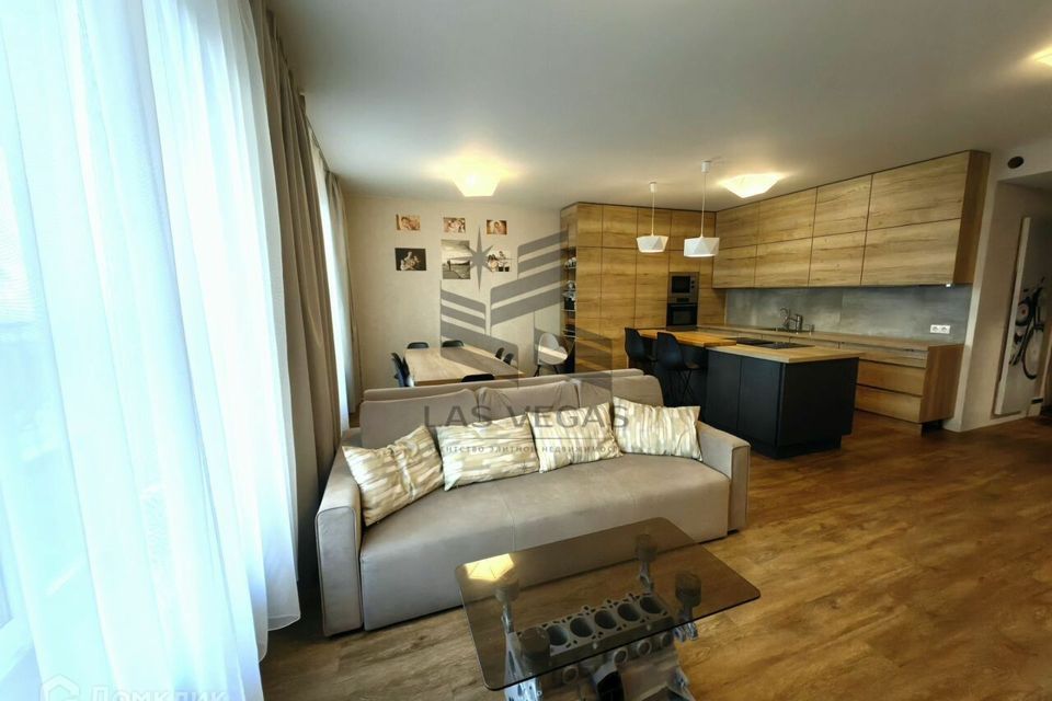 Сдаётся 3-комнатная квартира, 103 м²