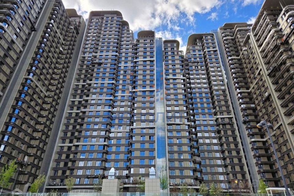 Продаётся 3-комнатная квартира, 108 м²
