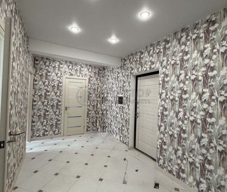 Продаётся 1-комнатная квартира, 58 м²
