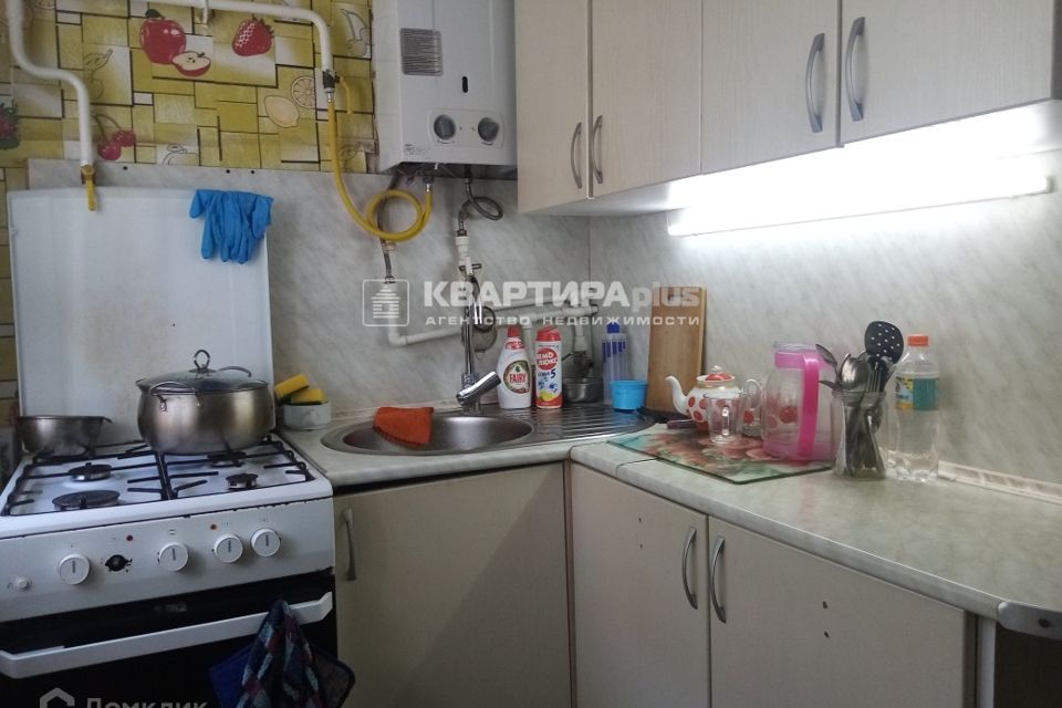 Продаётся 3-комнатная квартира, 50.7 м²