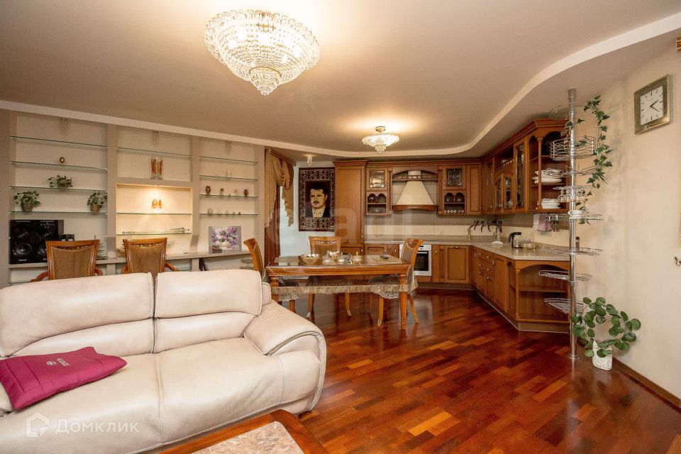 Сдаётся 2-комнатная квартира, 76 м²