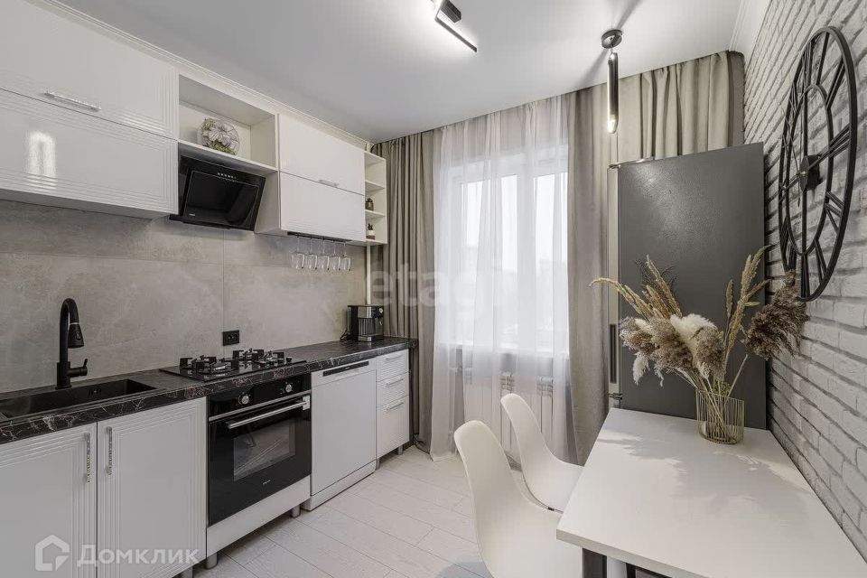 Продаётся 4-комнатная квартира, 81 м²