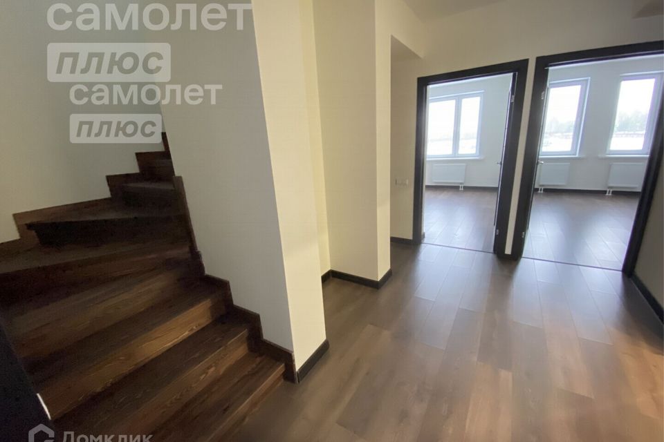 Продаётся 4-комнатная квартира, 142.4 м²