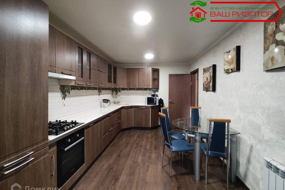 Продаётся 2-комнатная квартира, 69.5 м²