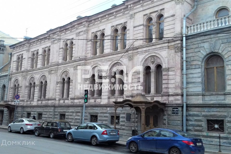 Продаётся 3-комнатная квартира, 105 м²