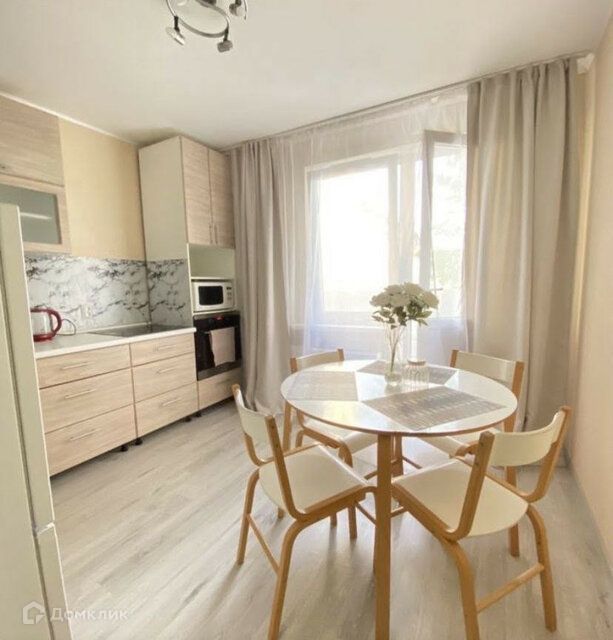Сдаётся 2-комнатная квартира, 60 м²