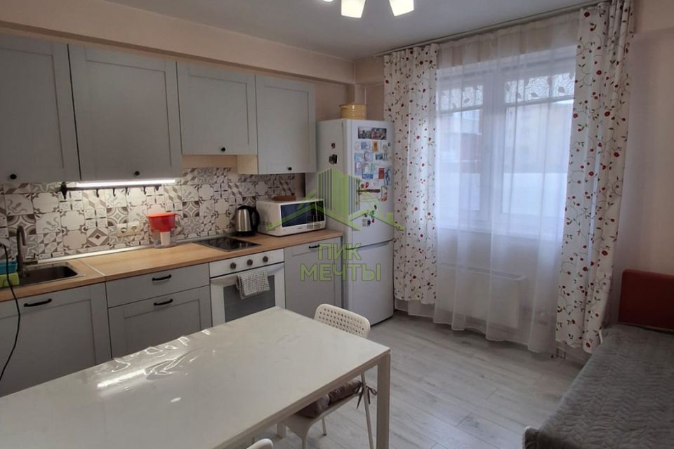 Продаётся 1-комнатная квартира, 45.7 м²