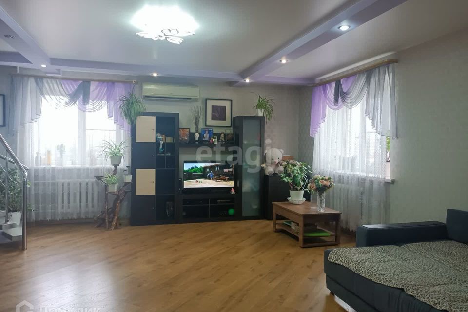 Продаётся 3-комнатная квартира, 100 м²