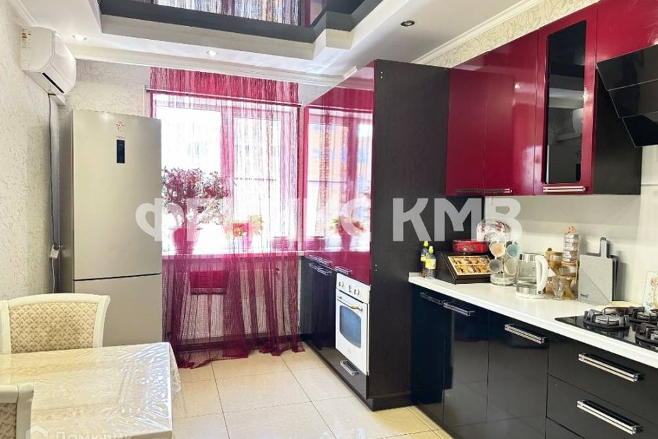Продаётся 2-комнатная квартира, 67.4 м²