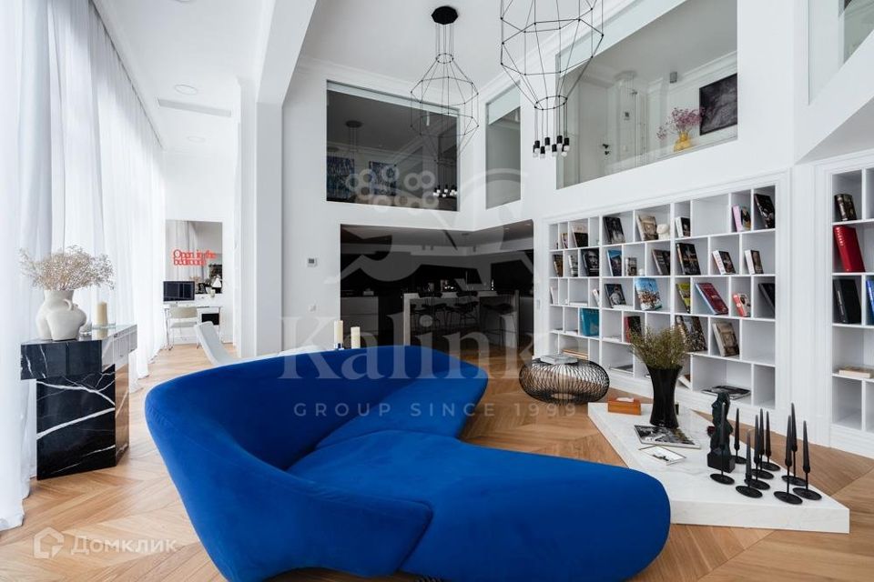 Продаётся 6-комнатная квартира, 290 м²