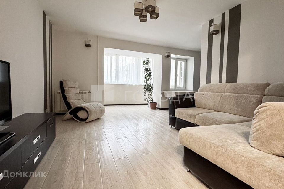 Сдаётся 2-комнатная квартира, 77 м²