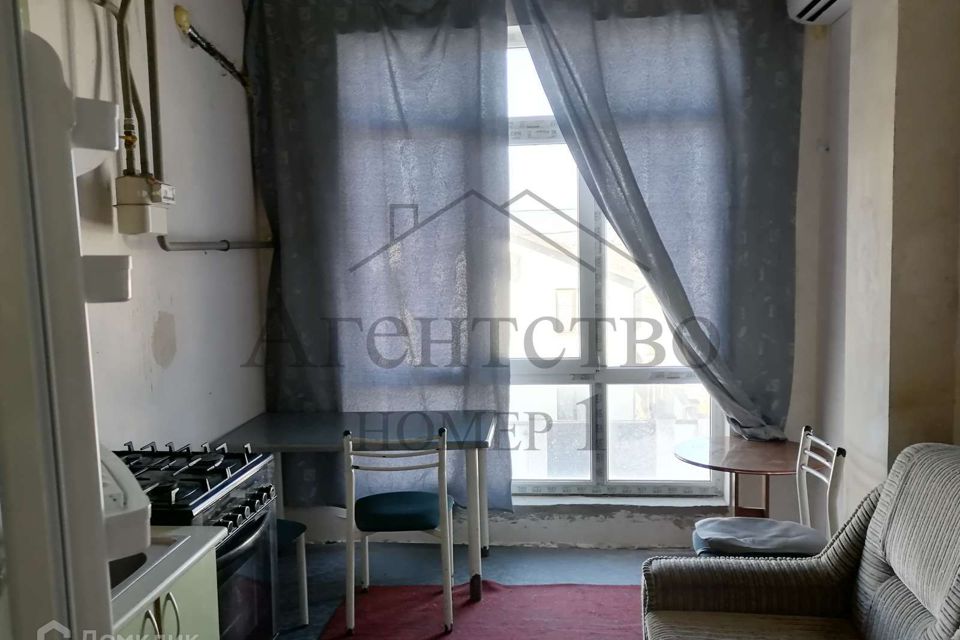 Продаётся 1-комнатная квартира, 43.8 м²