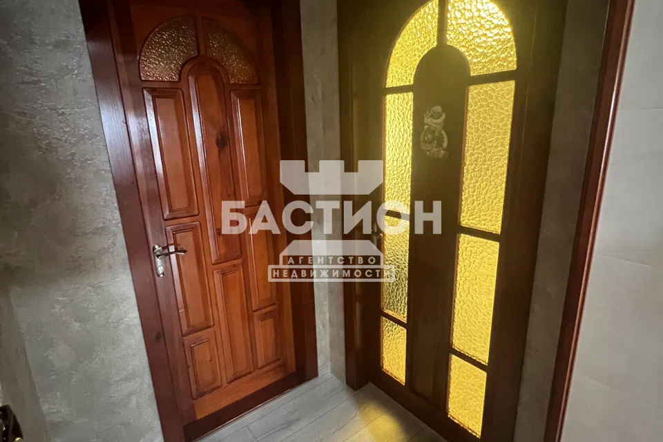 Продаётся 2-этажный дом, 250 м²