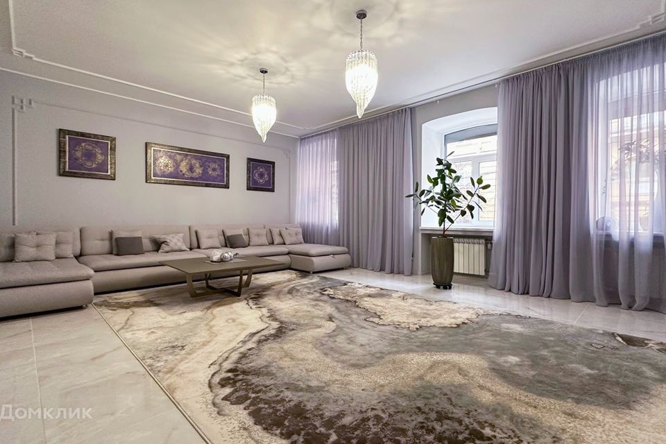 Продаётся 2-комнатная квартира, 82 м²