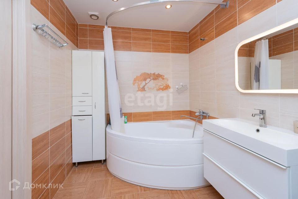Продаётся 2-комнатная квартира, 65.9 м²