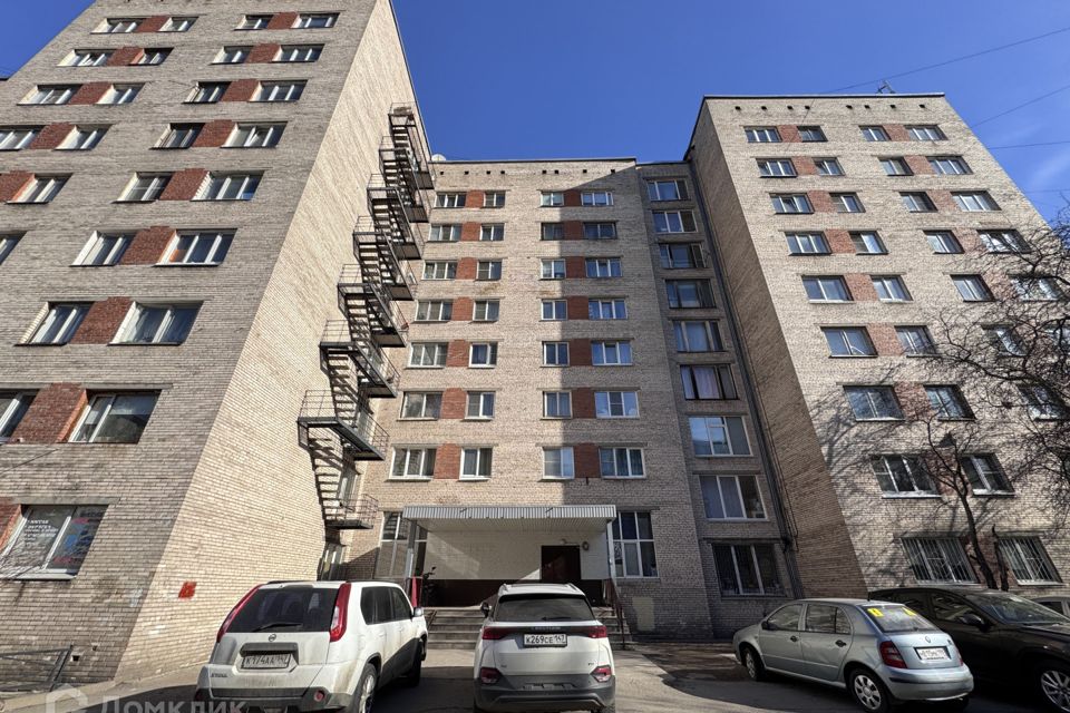 Продаётся комната в 8-комн. квартире, 17.2 м²