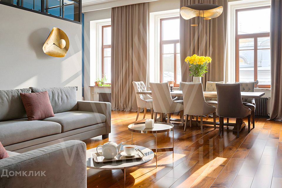 Продаётся 5-комнатная квартира, 210 м²