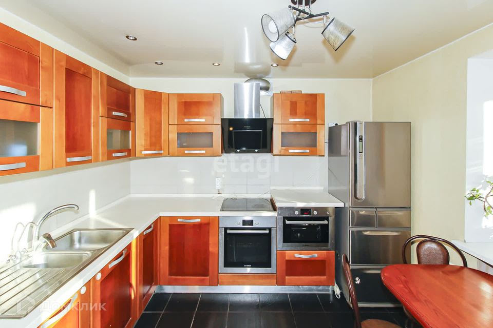 Продаётся 2-комнатная квартира, 73.2 м²